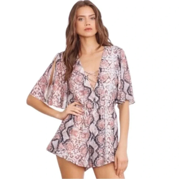 NWT Lovers + Friends Epiphany lace up snakeskin romper sz sm - Picture 1 of 12